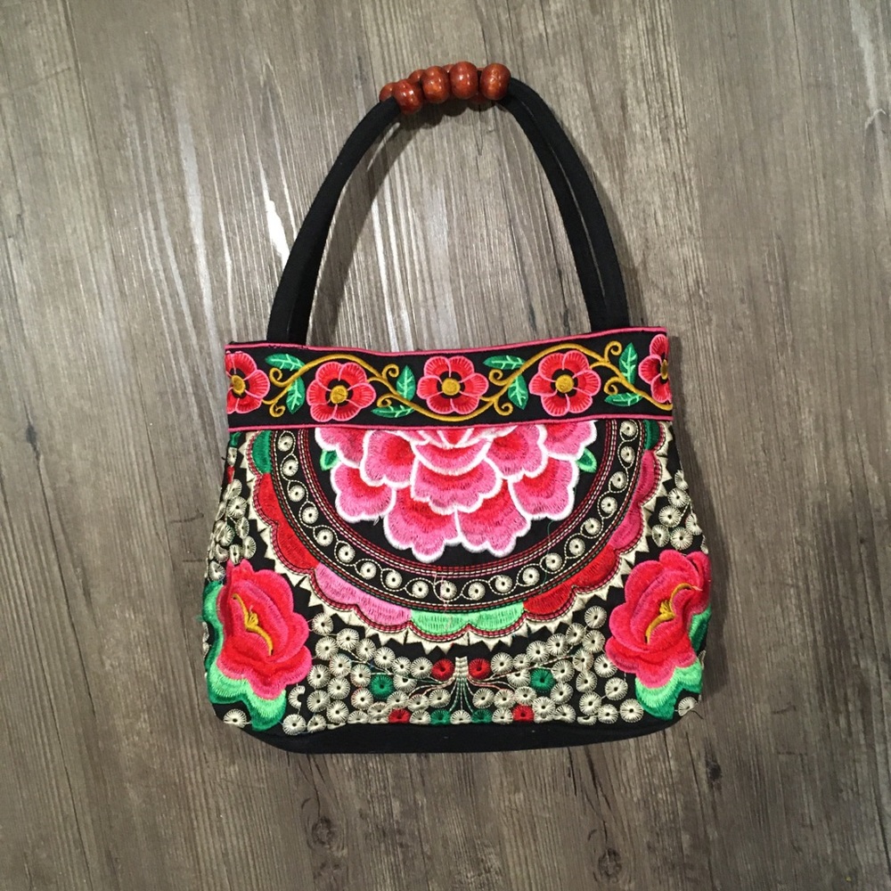 Artesanal Peruvian Embroidered Purse Made in Peru